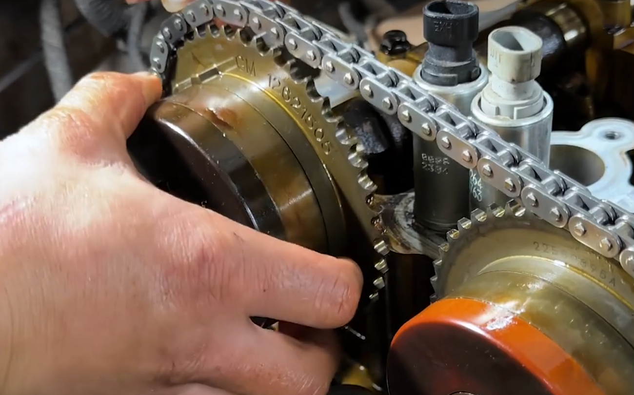 Zastąpienie łańcucha rozrządu Buick, który prowadził 250000 juanów